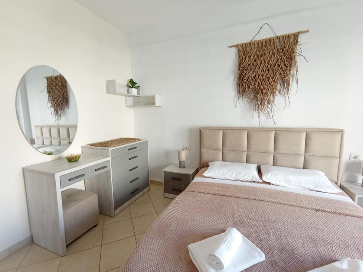 Trea Accomodations - Port Side Влёра Экстерьер фото