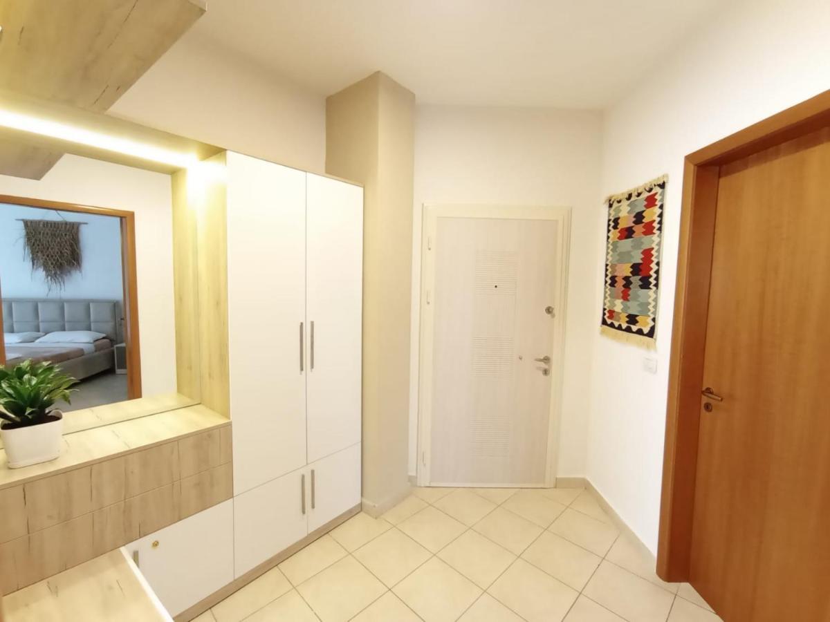 Trea Accomodations - Port Side Влёра Экстерьер фото