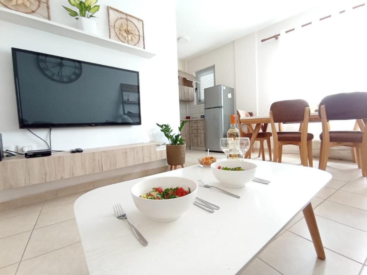 Trea Accomodations - Port Side Влёра Экстерьер фото
