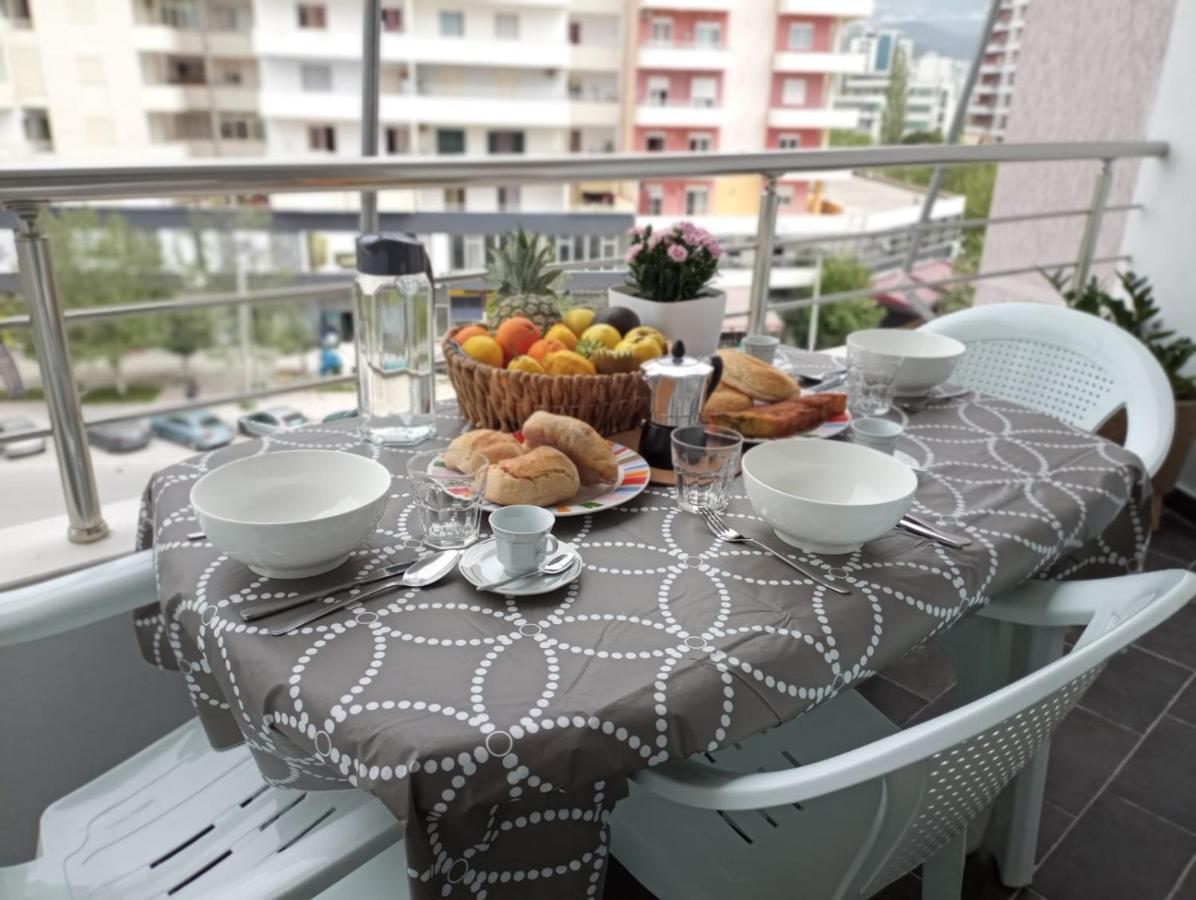 Trea Accomodations - Port Side Влёра Экстерьер фото