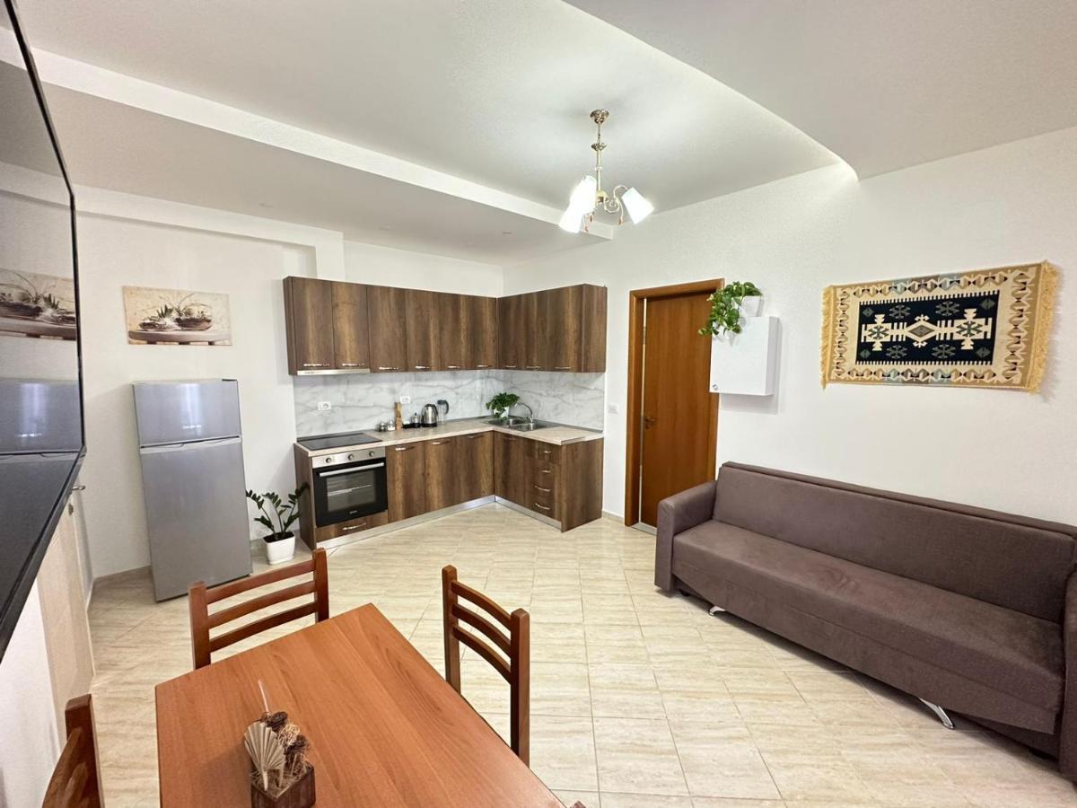 Trea Accomodations - Port Side Влёра Экстерьер фото