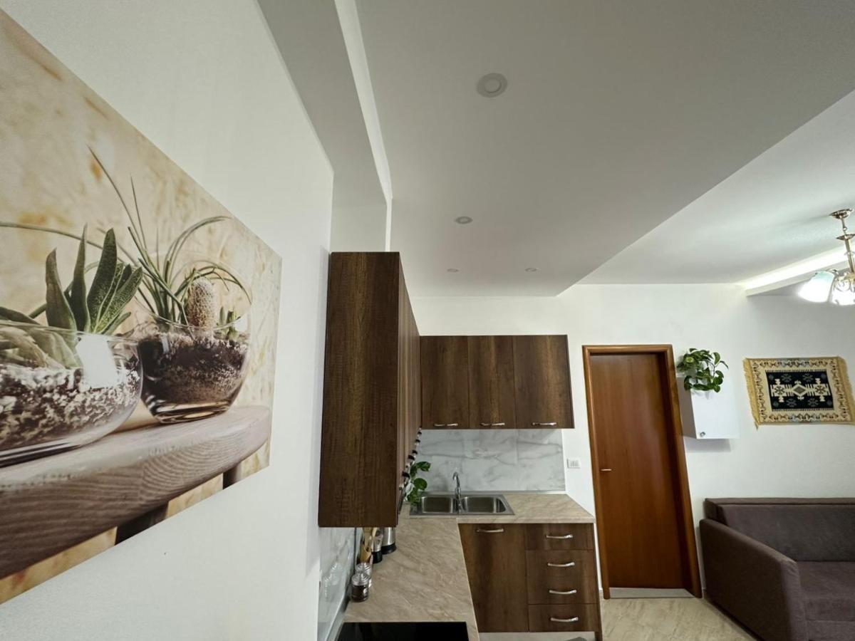 Trea Accomodations - Port Side Влёра Экстерьер фото