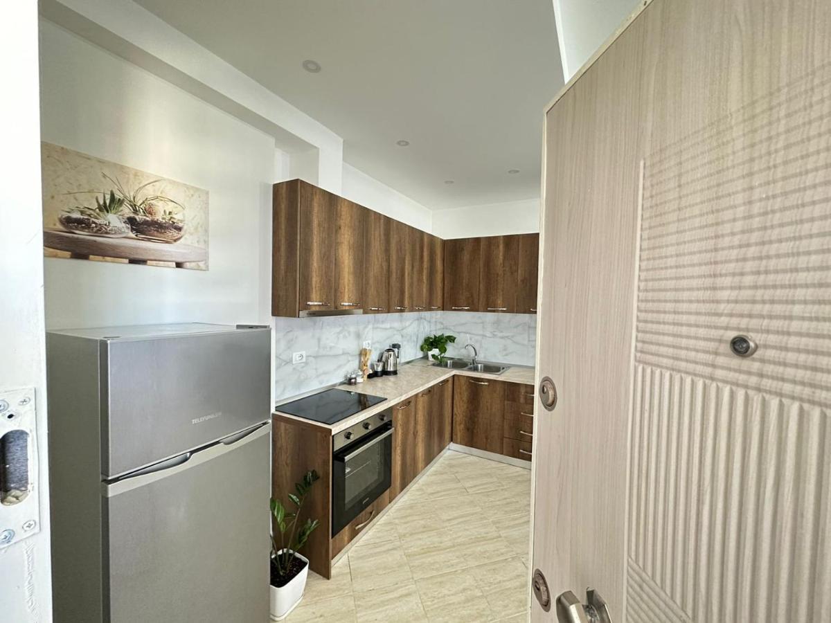 Trea Accomodations - Port Side Влёра Экстерьер фото
