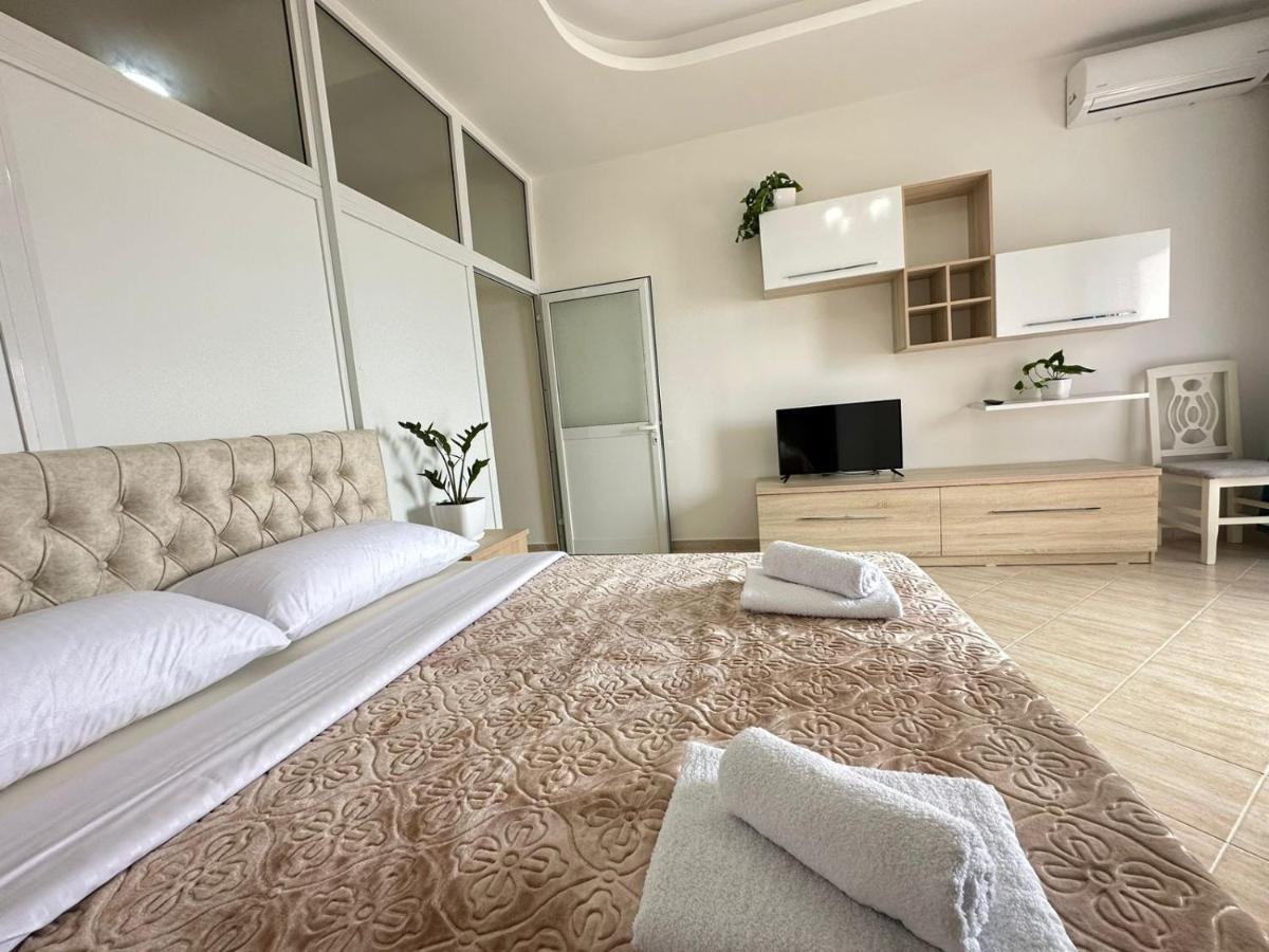 Trea Accomodations - Port Side Влёра Экстерьер фото