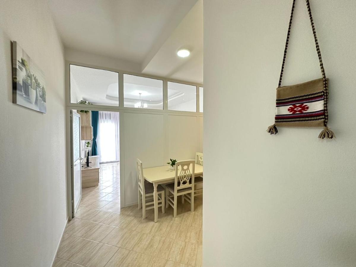 Trea Accomodations - Port Side Влёра Экстерьер фото