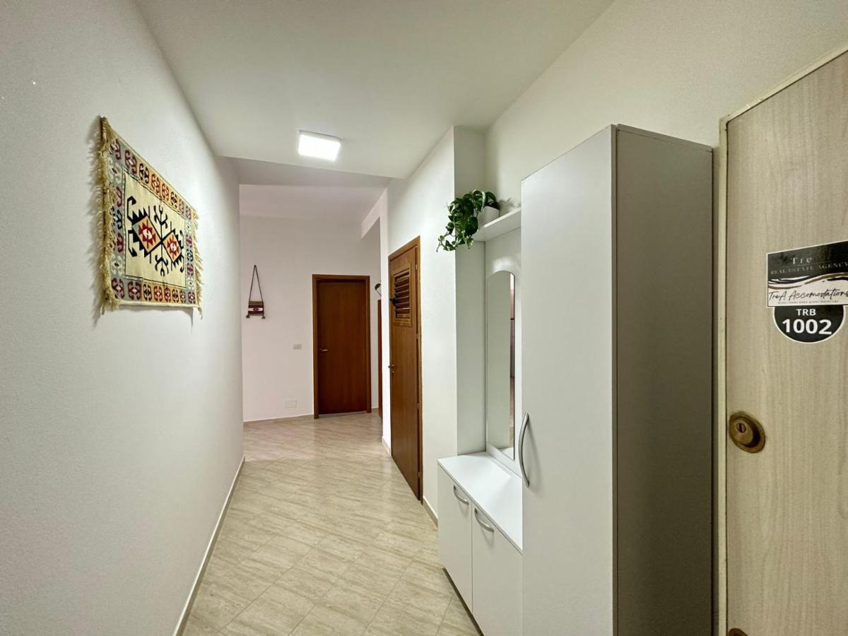 Trea Accomodations - Port Side Влёра Экстерьер фото