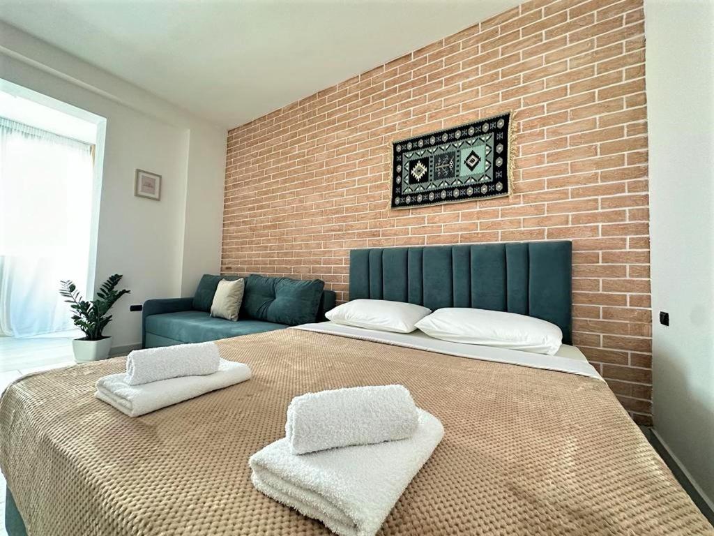 Trea Accomodations - Port Side Влёра Экстерьер фото