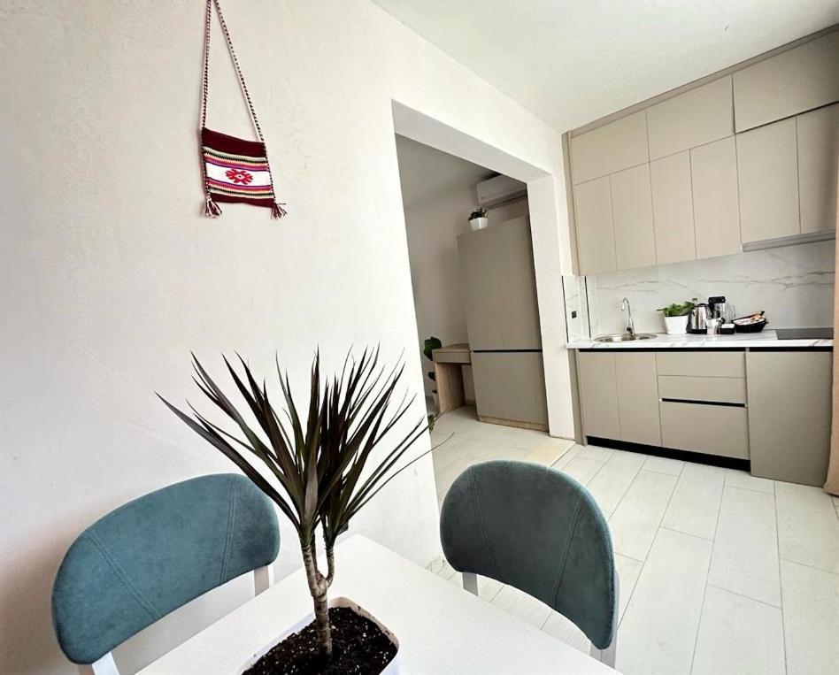 Trea Accomodations - Port Side Влёра Экстерьер фото